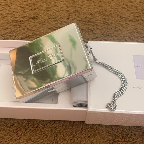 Dior Metal Clutch w/ mirror + detachable Makeup Palette - Picture 2 of 9